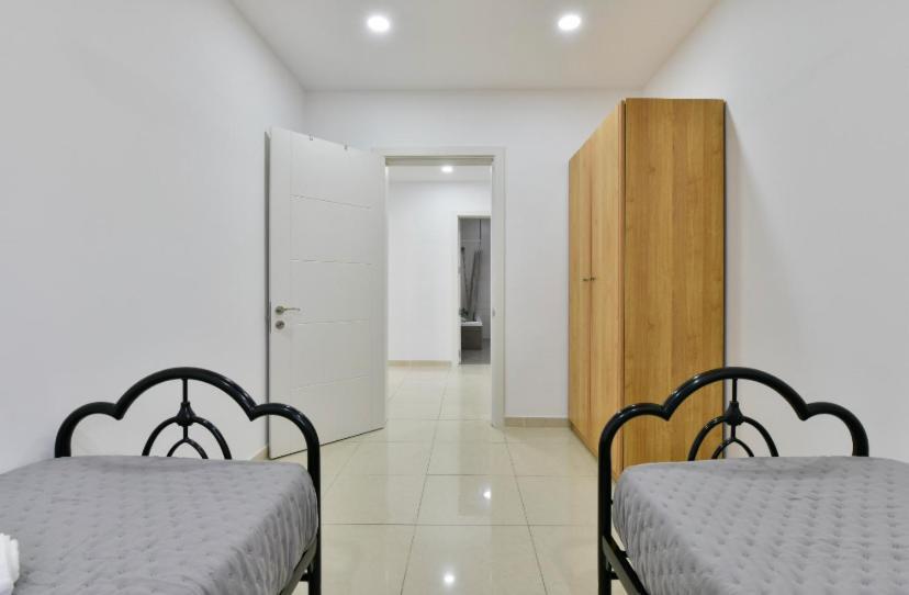 Sea View Apartment Birżebbuġa Exteriör bild